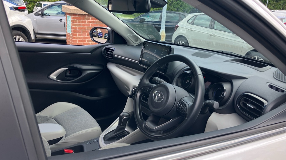 Toyota Yaris 1.5 Hybrid Excel 5dr CVT Hybrid Hatchback - Image 62