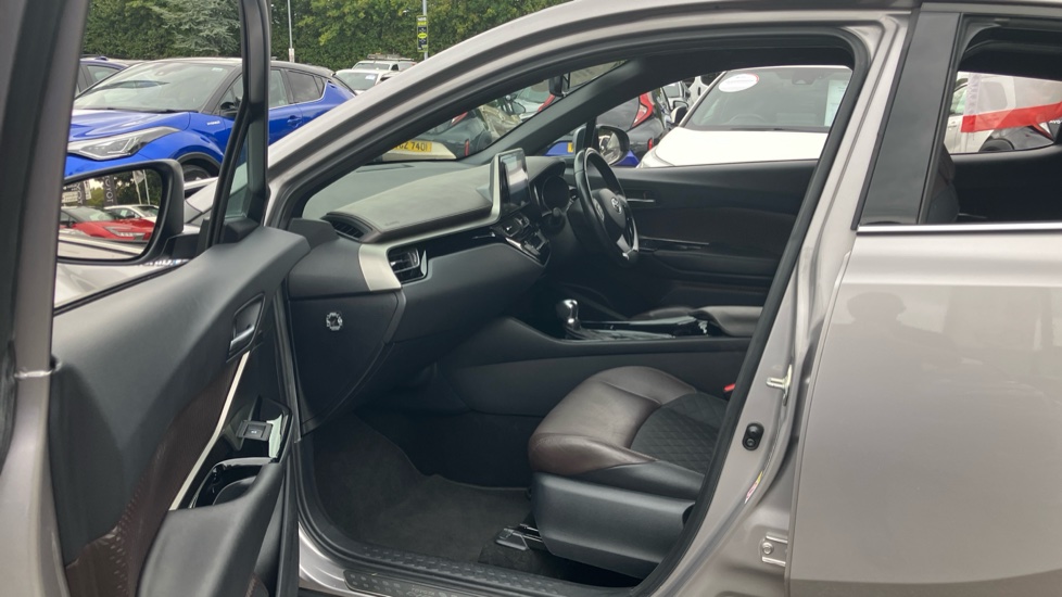 Toyota C-HR 1.8 Hybrid Excel 5dr CVT Hybrid Hatchback - Image 5