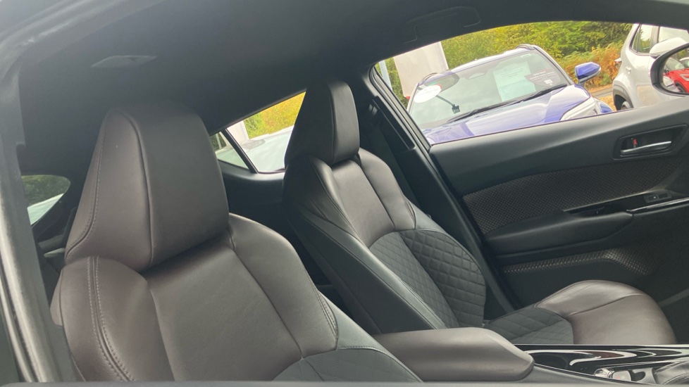 Toyota C-HR 1.8 Hybrid Excel 5dr CVT Hybrid Hatchback - Image 19