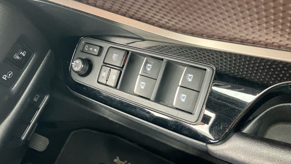 Toyota C-HR 1.8 Hybrid Excel 5dr CVT Hybrid Hatchback - Image 33