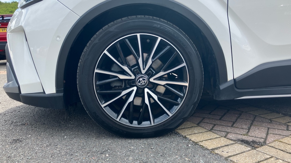 Toyota C-HR 1.8 Hybrid Excel 5dr CVT Hybrid Hatchback - Image 25