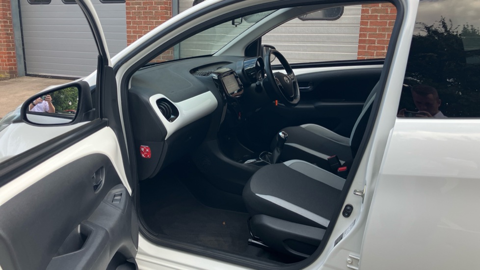 Toyota Aygo 1.0 VVT-i X-Press 5dr Petrol Hatchback - Image 5