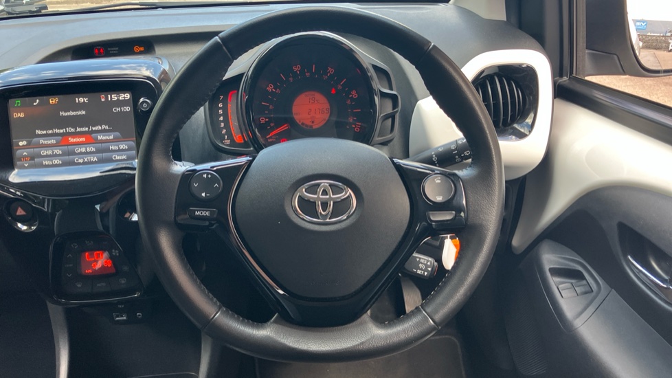 Toyota Aygo 1.0 VVT-i X-Press 5dr Petrol Hatchback - Image 7