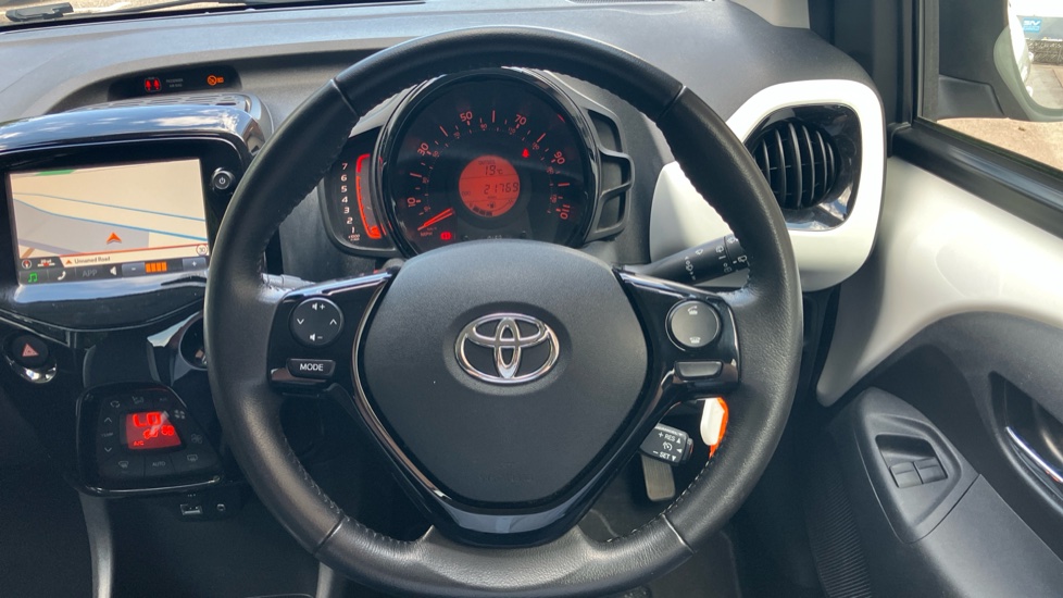 Toyota Aygo 1.0 VVT-i X-Press 5dr Petrol Hatchback - Image 10