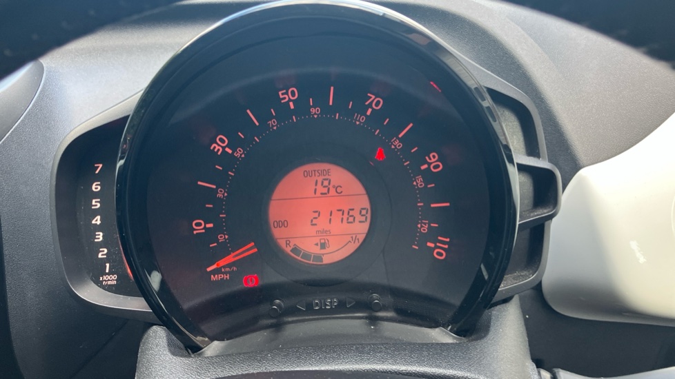 Toyota Aygo 1.0 VVT-i X-Press 5dr Petrol Hatchback - Image 11
