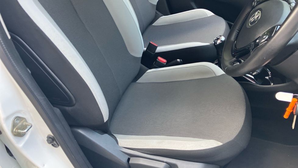 Toyota Aygo 1.0 VVT-i X-Press 5dr Petrol Hatchback - Image 17