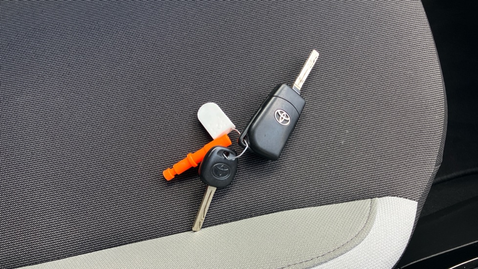 Toyota Aygo 1.0 VVT-i X-Press 5dr Petrol Hatchback - Image 28
