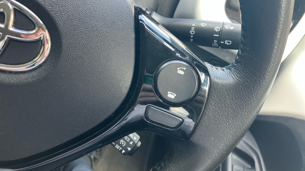 Toyota Aygo 1.0 VVT-i X-Press 5dr Petrol Hatchback - Image 32