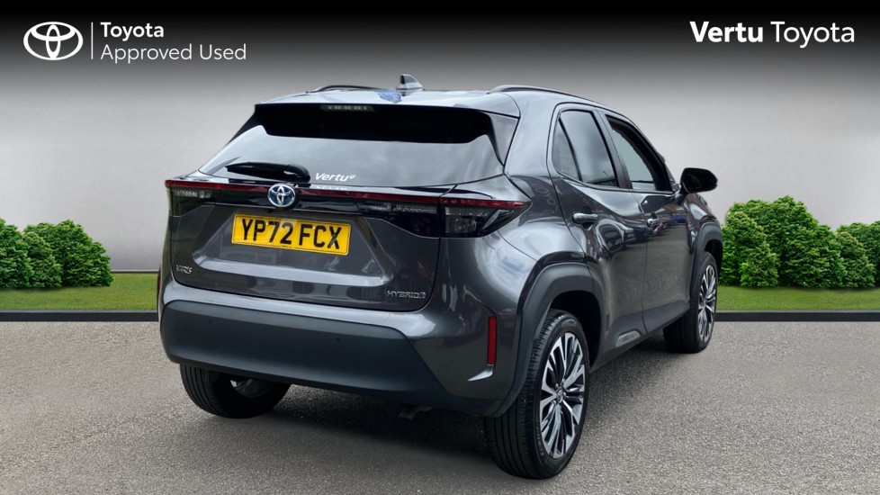 Toyota Yaris Cross 1.5 Hybrid Excel 5dr CVT Hybrid Estate - Image 2