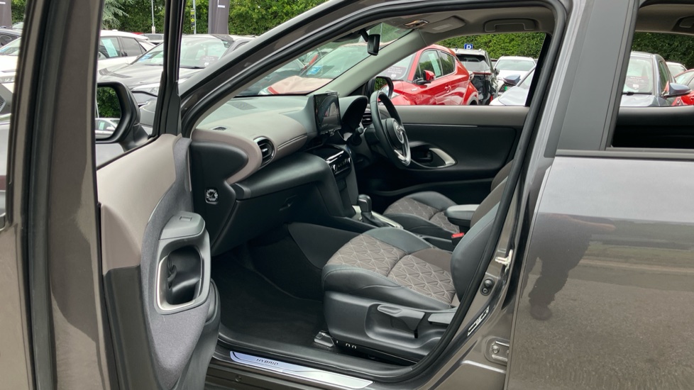 Toyota Yaris Cross 1.5 Hybrid Excel 5dr CVT Hybrid Estate - Image 5