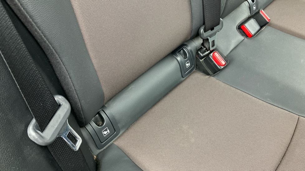 Toyota Yaris Cross 1.5 Hybrid Excel 5dr CVT Hybrid Estate - Image 14