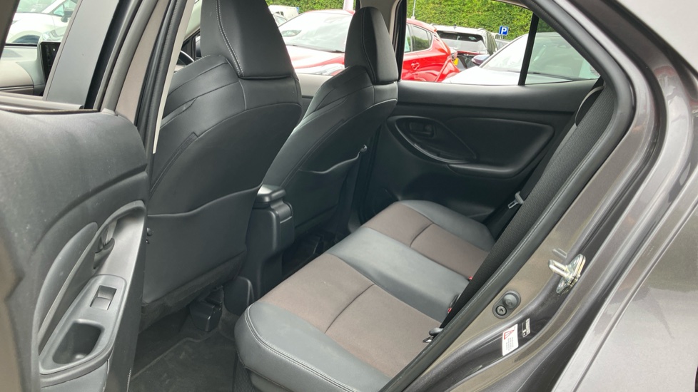 Toyota Yaris Cross 1.5 Hybrid Excel 5dr CVT Hybrid Estate - Image 15