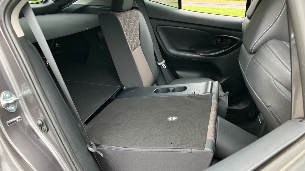 Toyota Yaris Cross 1.5 Hybrid Excel 5dr CVT Hybrid Estate - Image 18