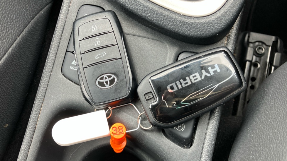 Toyota Yaris Cross 1.5 Hybrid Excel 5dr CVT Hybrid Estate - Image 28