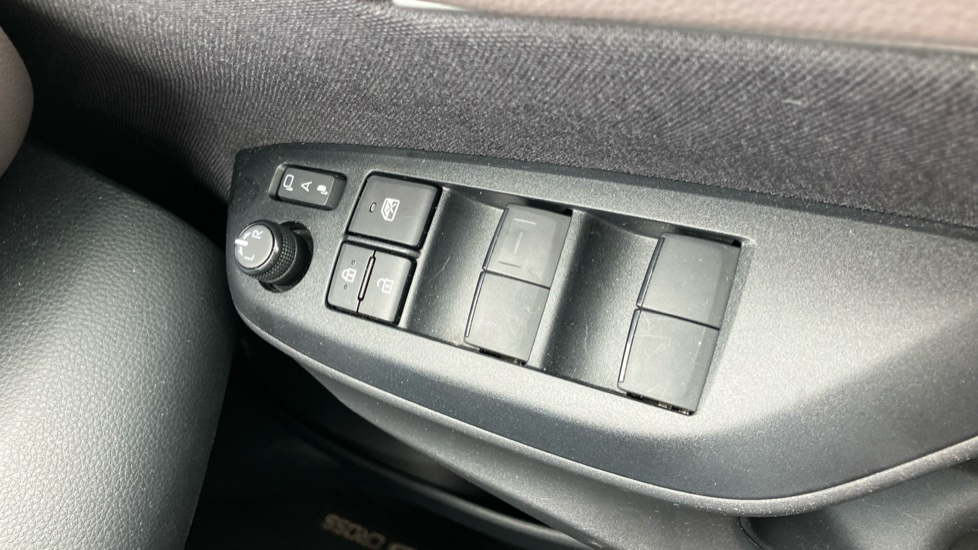 Toyota Yaris Cross 1.5 Hybrid Excel 5dr CVT Hybrid Estate - Image 33