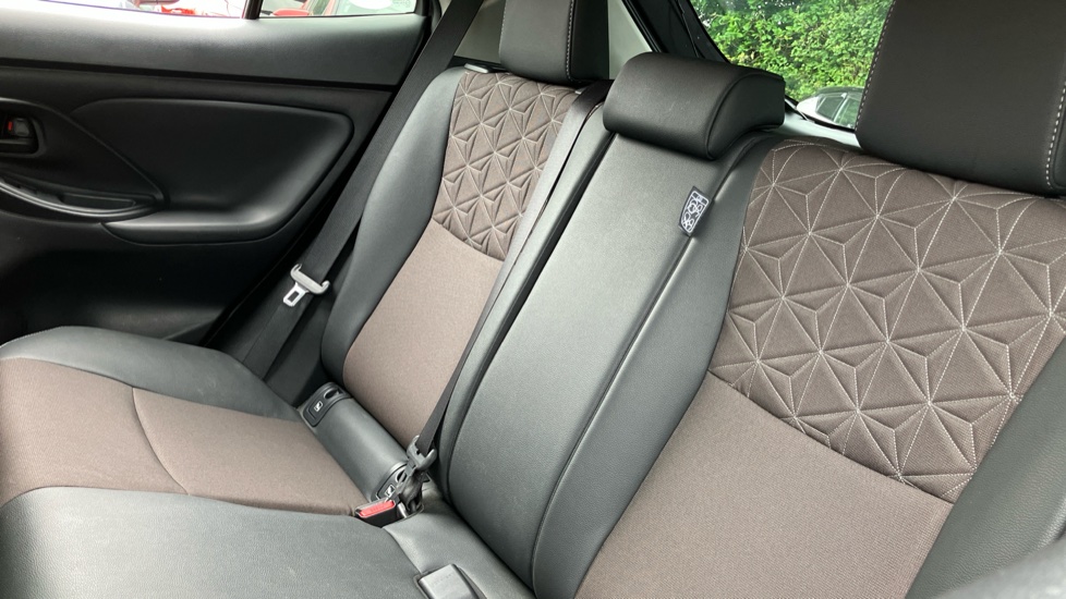 Toyota Yaris Cross 1.5 Hybrid Excel 5dr CVT Hybrid Estate - Image 44