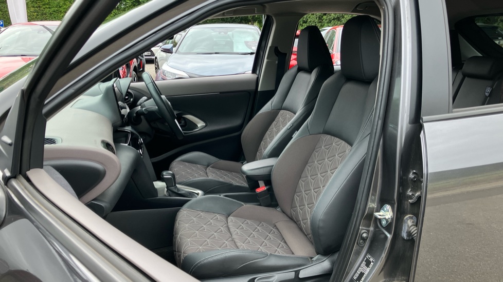 Toyota Yaris Cross 1.5 Hybrid Excel 5dr CVT Hybrid Estate - Image 65