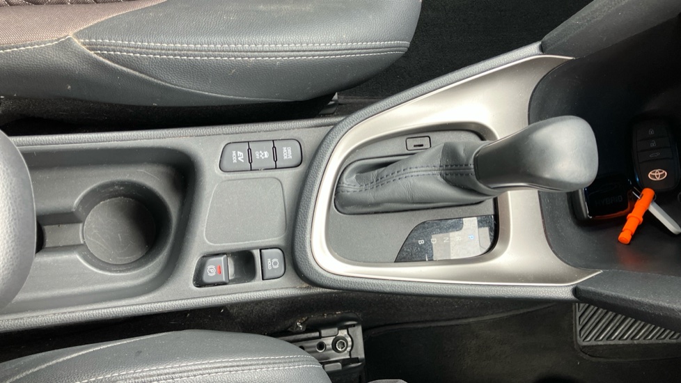 Toyota Yaris Cross 1.5 Hybrid Excel 5dr CVT Hybrid Estate - Image 70