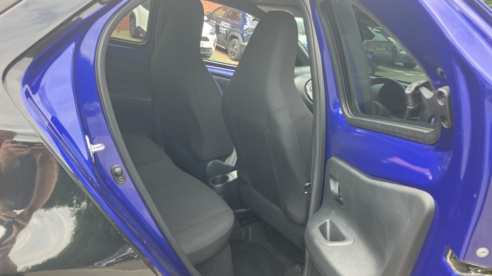 Toyota Aygo X 1.0 VVT-i Edge 5dr Petrol Hatchback - Image 8
