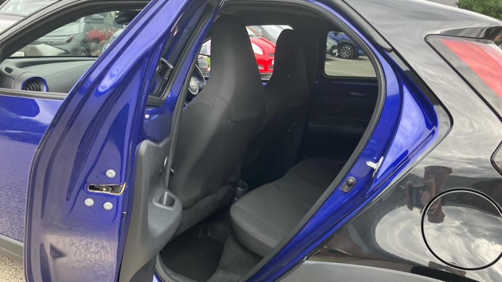 Toyota Aygo X 1.0 VVT-i Edge 5dr Petrol Hatchback - Image 15