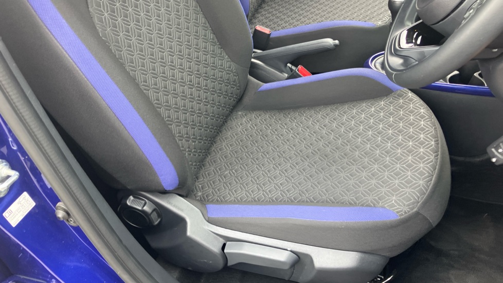 Toyota Aygo X 1.0 VVT-i Edge 5dr Petrol Hatchback - Image 17