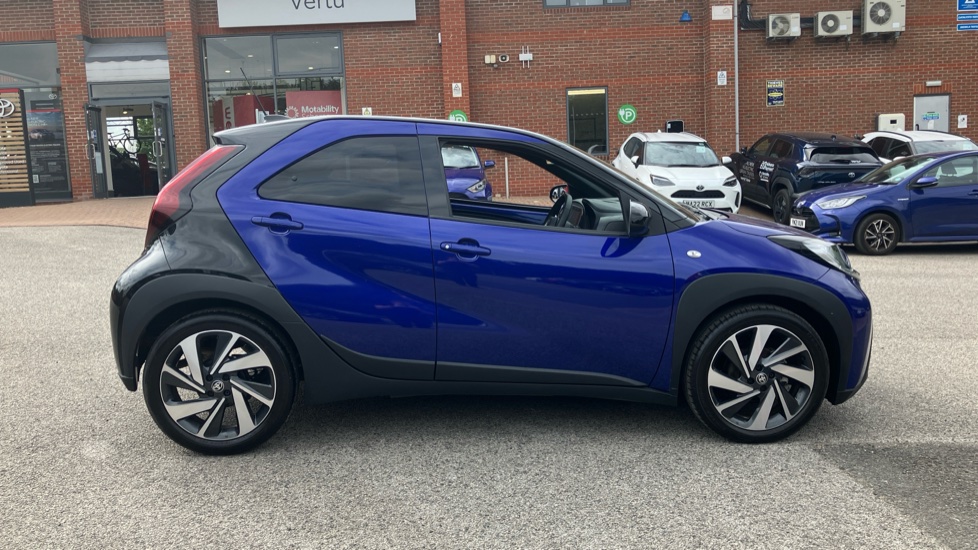 Toyota Aygo X 1.0 VVT-i Edge 5dr Petrol Hatchback - Image 23