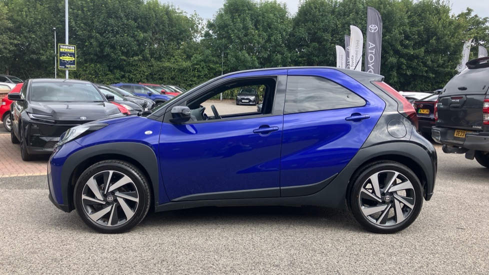 Toyota Aygo X 1.0 VVT-i Edge 5dr Petrol Hatchback - Image 24