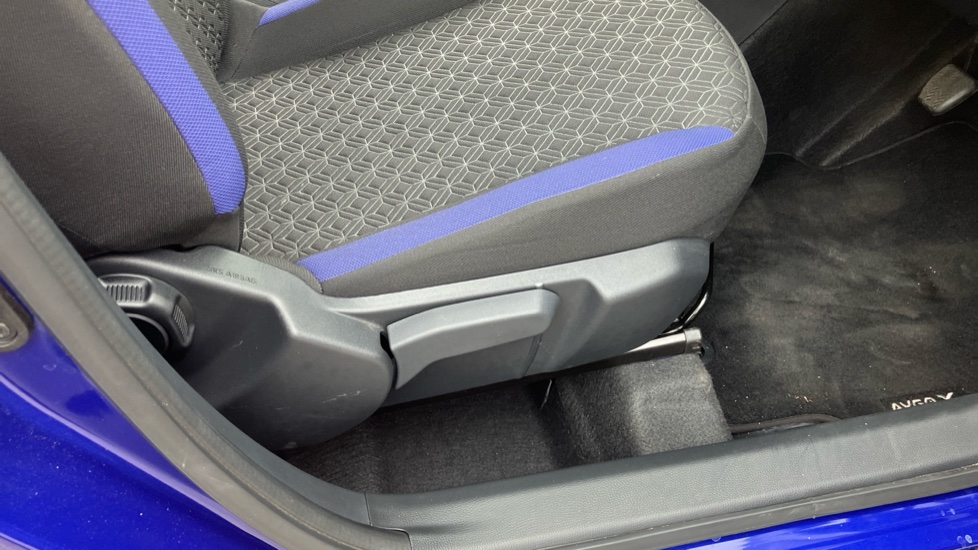 Toyota Aygo X 1.0 VVT-i Edge 5dr Petrol Hatchback - Image 30