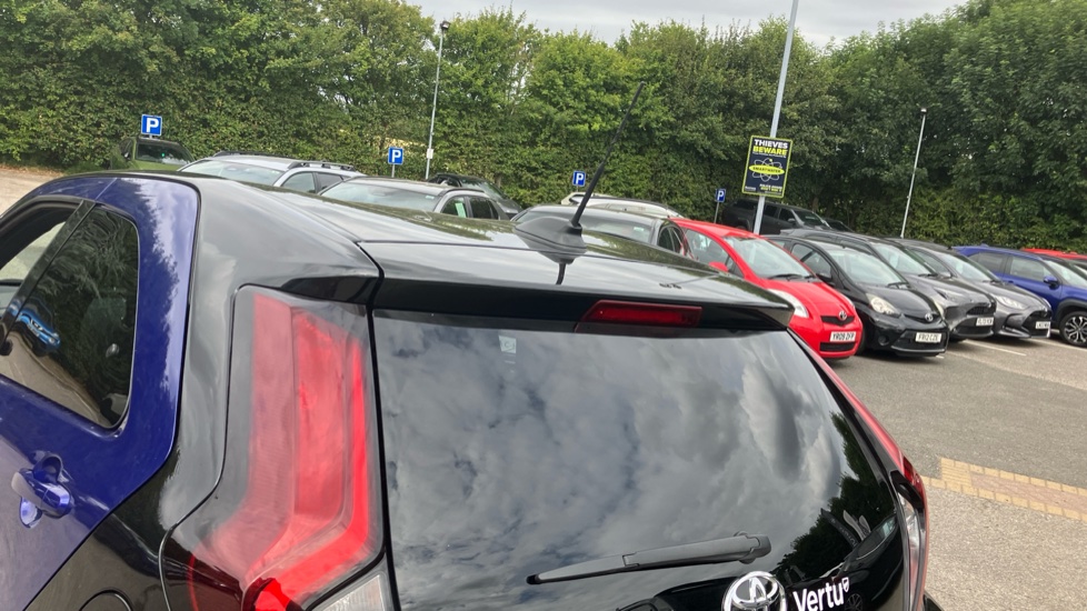 Toyota Aygo X 1.0 VVT-i Edge 5dr Petrol Hatchback - Image 31