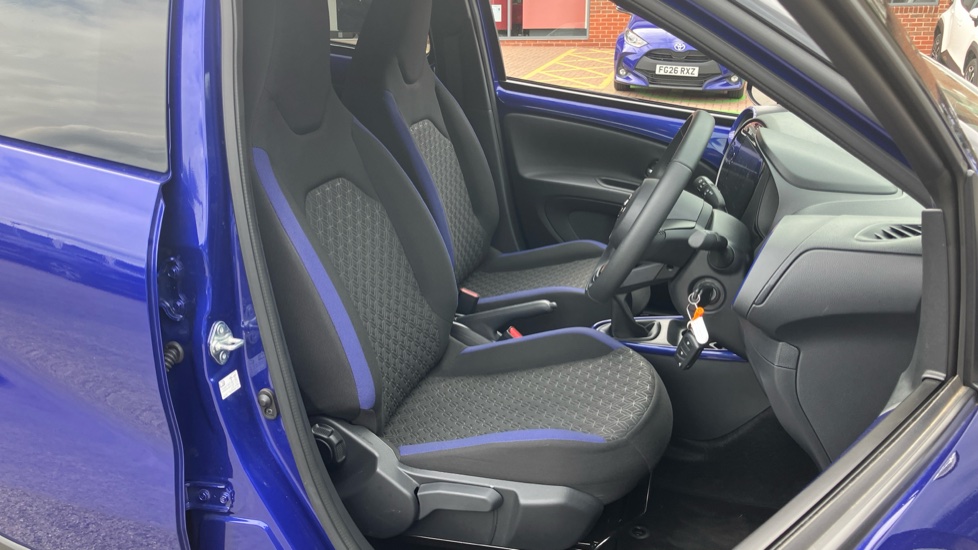 Toyota Aygo X 1.0 VVT-i Edge 5dr Petrol Hatchback - Image 57