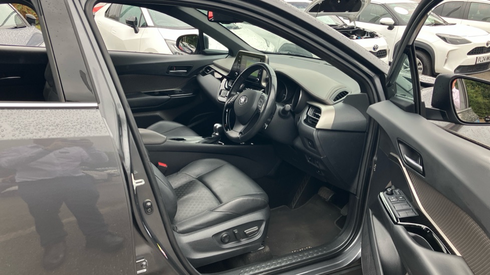 Toyota C-HR 2.0 Hybrid Excel 5dr CVT Hybrid Hatchback - Image 12