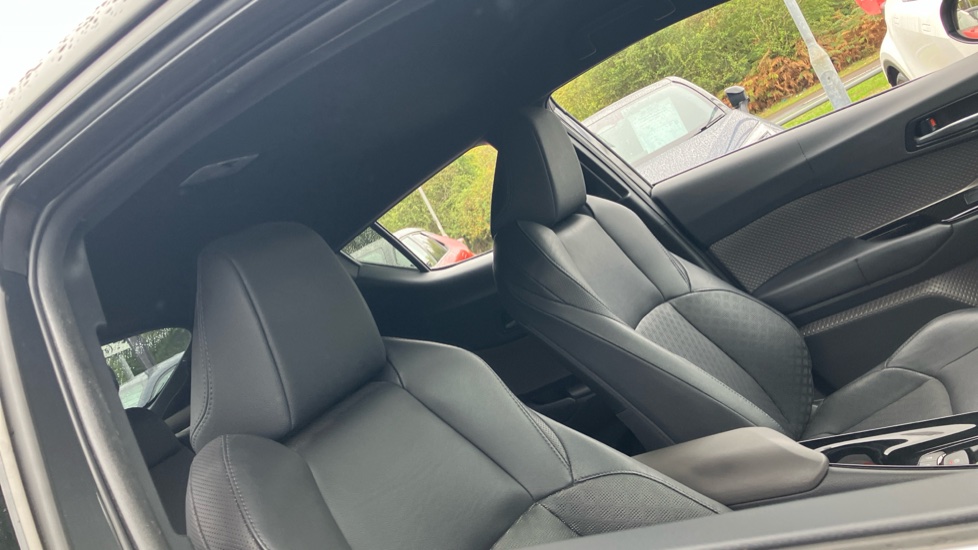 Toyota C-HR 2.0 Hybrid Excel 5dr CVT Hybrid Hatchback - Image 19