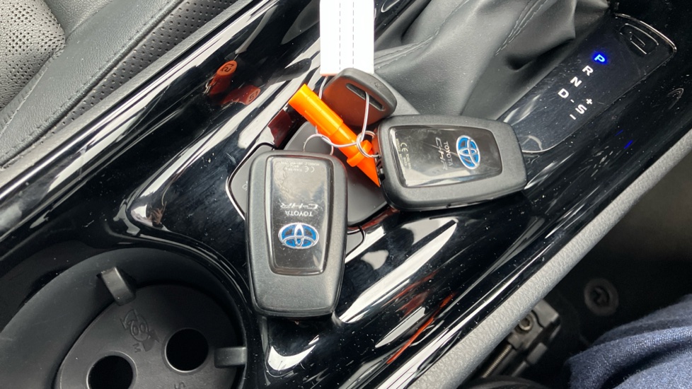 Toyota C-HR 2.0 Hybrid Excel 5dr CVT Hybrid Hatchback - Image 28