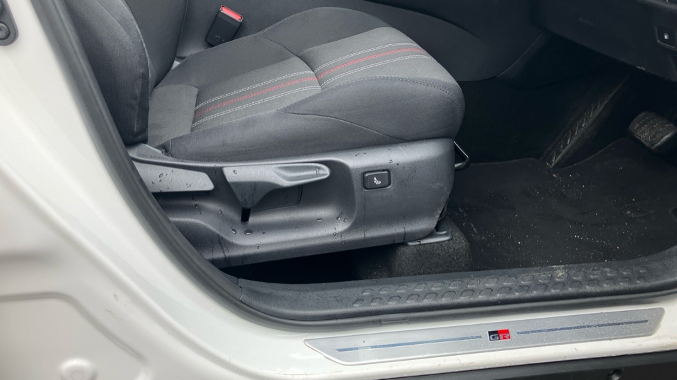Toyota C-HR 2.0 Hybrid GR Sport 5dr CVT Hybrid Hatchback - Image 30