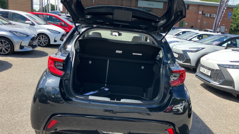 Toyota Yaris 1.5 Hybrid Excel 5dr CVT Hybrid Hatchback - Image 13