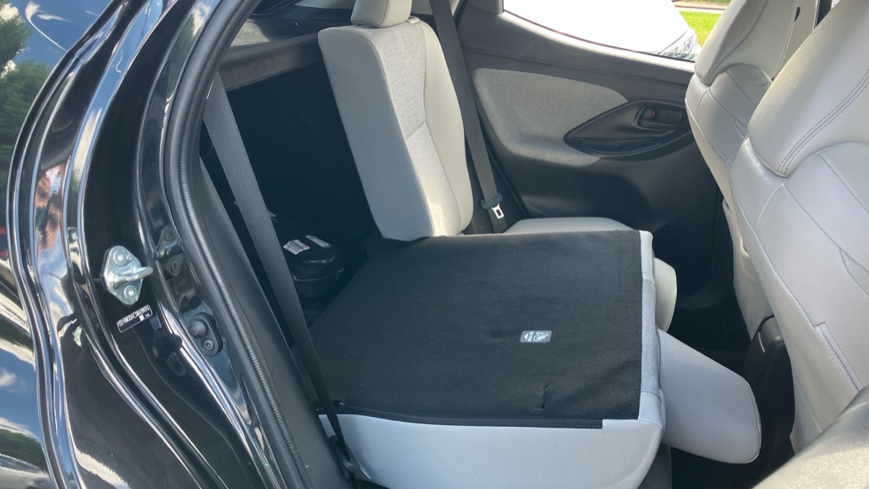 Toyota Yaris 1.5 Hybrid Excel 5dr CVT Hybrid Hatchback - Image 18