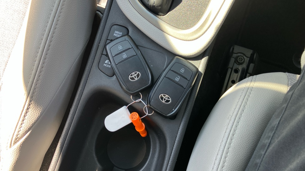 Toyota Yaris 1.5 Hybrid Excel 5dr CVT Hybrid Hatchback - Image 28
