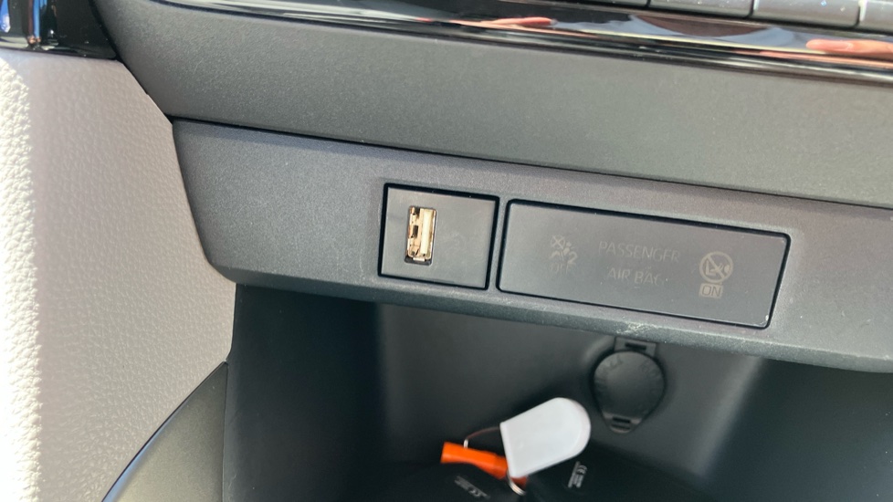 Toyota Yaris 1.5 Hybrid Excel 5dr CVT Hybrid Hatchback - Image 39