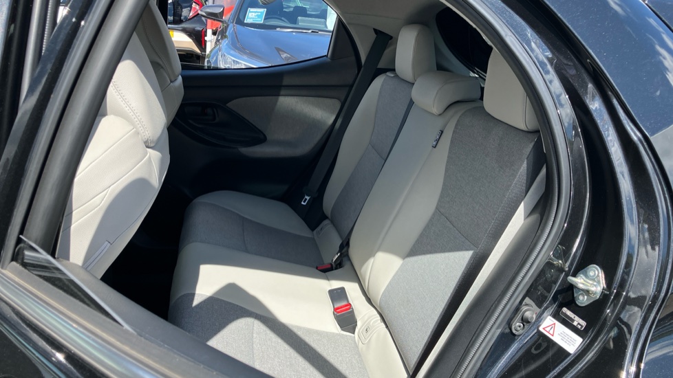 Toyota Yaris 1.5 Hybrid Excel 5dr CVT Hybrid Hatchback - Image 63