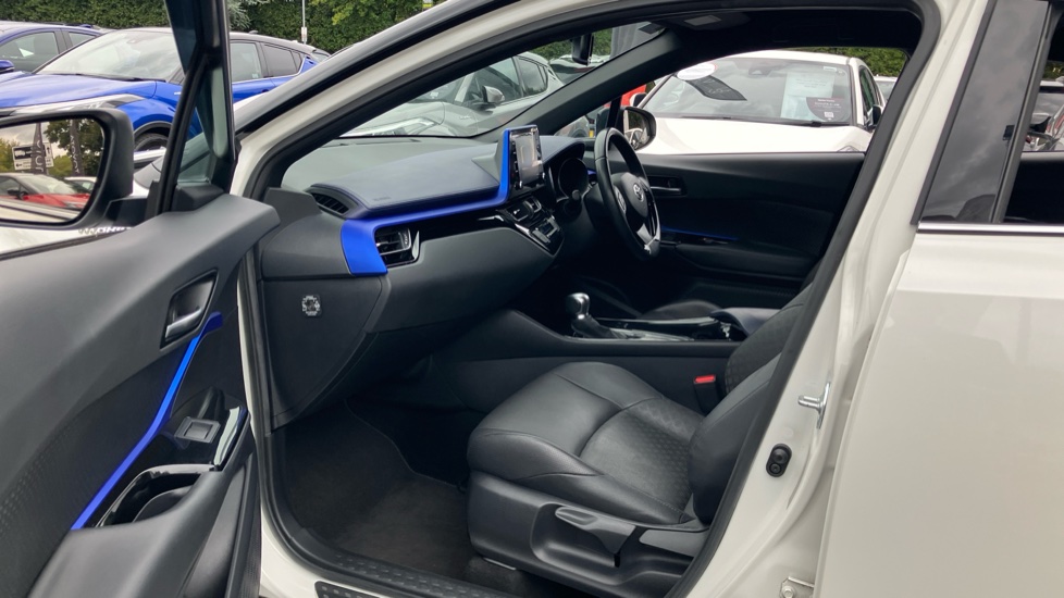 Toyota C-HR 2.0 Hybrid Dynamic 5dr CVT Hybrid Hatchback - Image 5