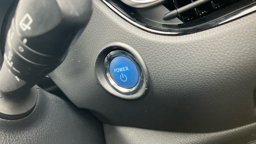 Toyota C-HR 2.0 Hybrid Dynamic 5dr CVT Hybrid Hatchback - Image 16