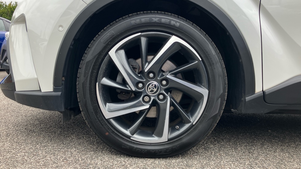 Toyota C-HR 2.0 Hybrid Dynamic 5dr CVT Hybrid Hatchback - Image 25