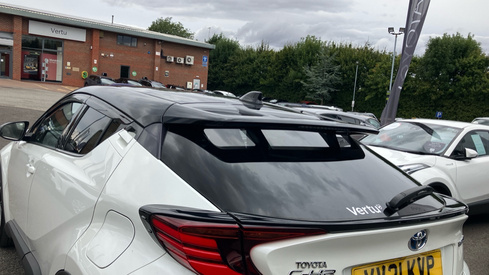 Toyota C-HR 2.0 Hybrid Dynamic 5dr CVT Hybrid Hatchback - Image 31