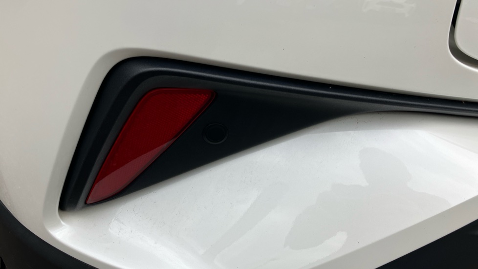 Toyota C-HR 2.0 Hybrid Dynamic 5dr CVT Hybrid Hatchback - Image 34
