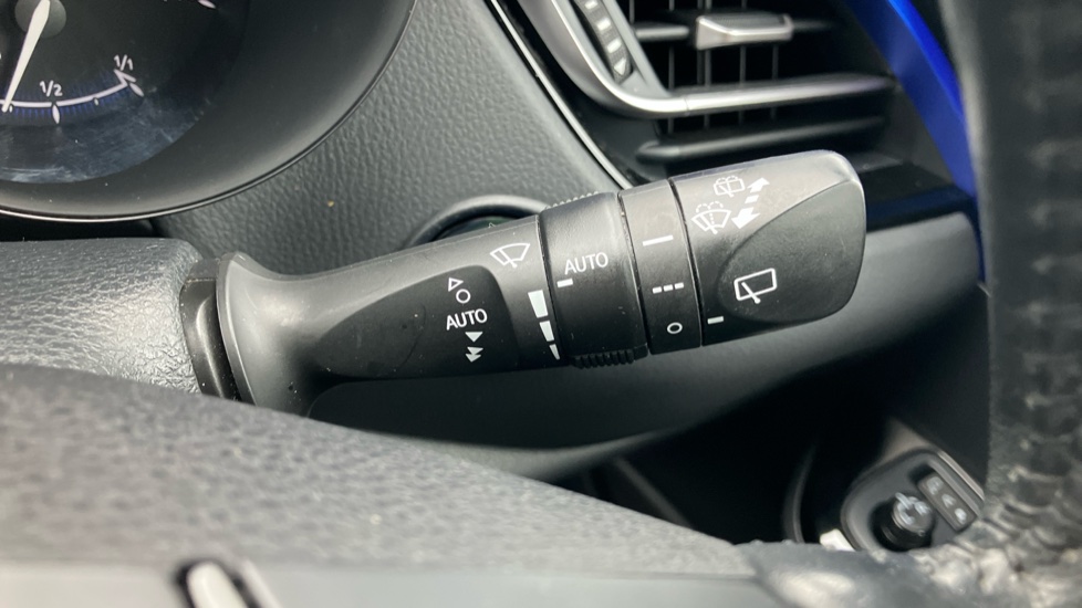 Toyota C-HR 2.0 Hybrid Dynamic 5dr CVT Hybrid Hatchback - Image 37