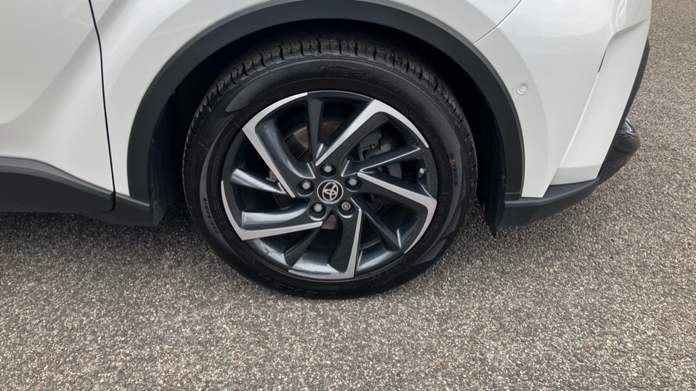 Toyota C-HR 2.0 Hybrid Dynamic 5dr CVT Hybrid Hatchback - Image 56