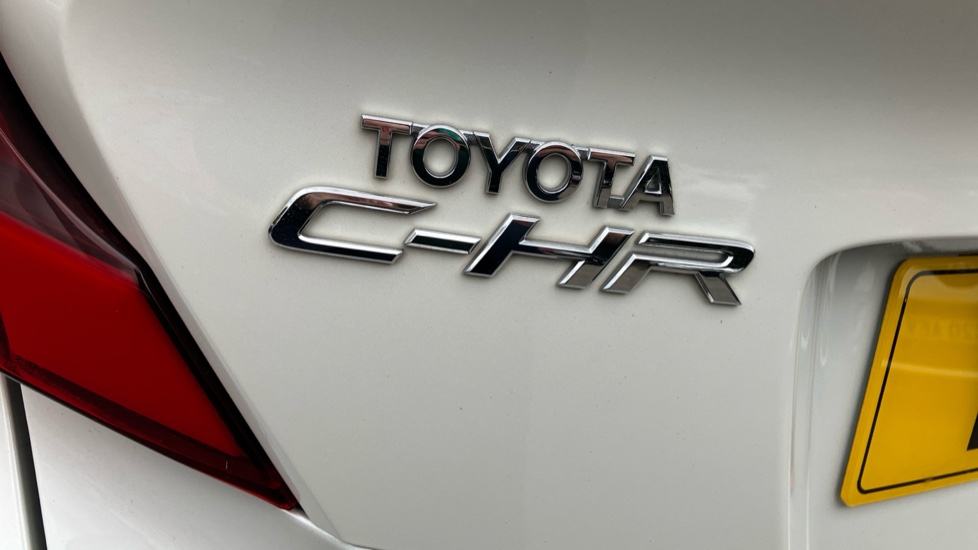 Toyota C-HR 2.0 Hybrid Dynamic 5dr CVT Hybrid Hatchback - Image 59
