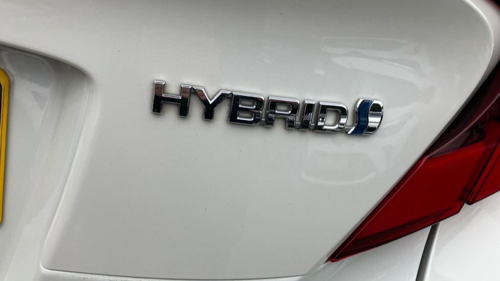 Toyota C-HR 2.0 Hybrid Dynamic 5dr CVT Hybrid Hatchback - Image 60