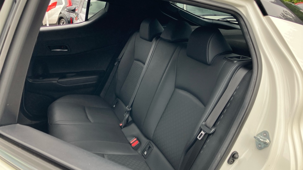 Toyota C-HR 2.0 Hybrid Dynamic 5dr CVT Hybrid Hatchback - Image 65