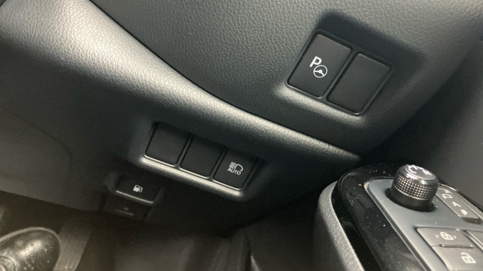 Toyota C-HR 2.0 Hybrid Dynamic 5dr CVT Hybrid Hatchback - Image 68